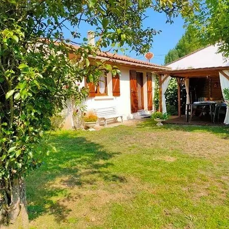 Le De Colette Et Jean-claude Holiday home *